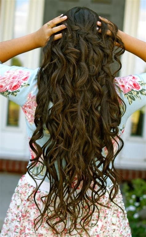 Wavy hair is super versatile when it comes to styling. Natural Hairstyle for Long Hair | Talk Hairstyles