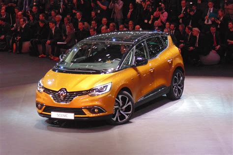 New Renault Scenic MPV pictures | Carbuyer