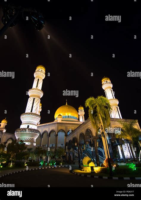 The Jame Asr Hassanil Bolkiah Mosque Brunei S Largest Mosque The Jame Asr Hassanil Bolkiah