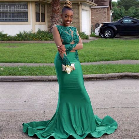 Emerald Green Mermaid Prom Dress With Long Sleeves Sexy Appliques Lace
