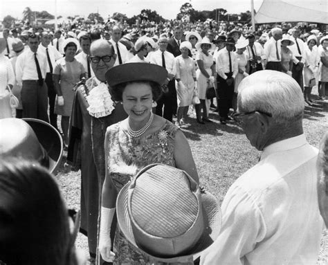 Her Majesty Queen Elizabeth Ii Visiting Townsville Flickr