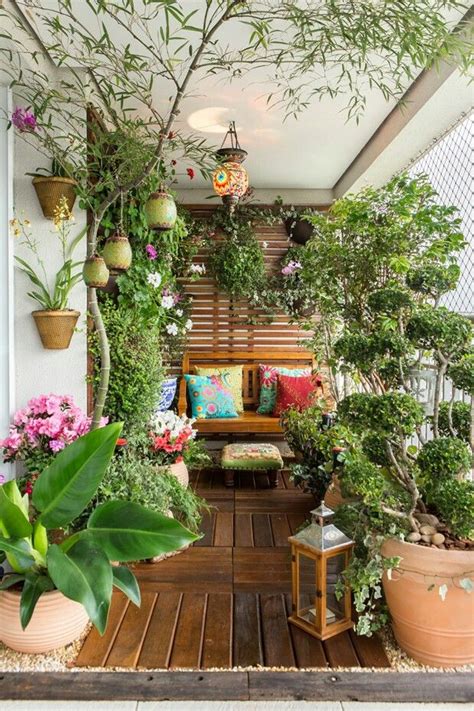 But you can easily make it into a therapeutic and blooming garden. Plant room | Small balcony garden, Apartment plants ...