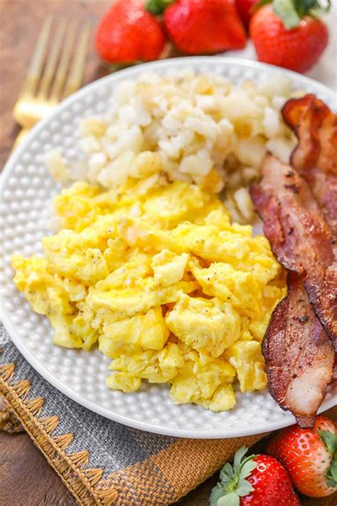 How Do Restaurants Make Scrambled Eggs Taste Better