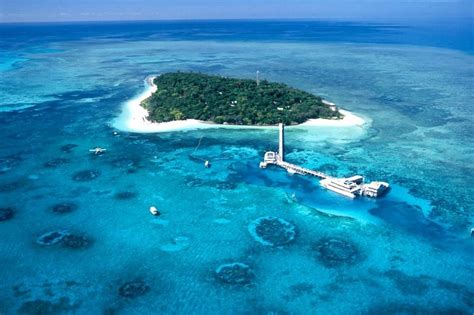 The Amazing World The Great Barrier Reef Islands Worlds Largest