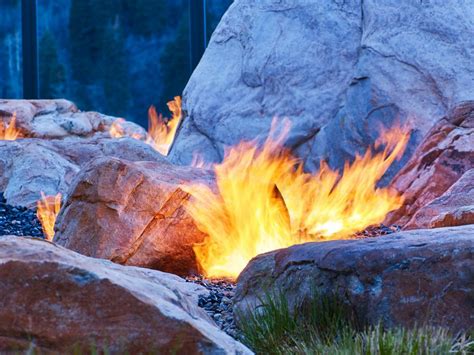 10 Amazing Backyard Fire Pits For Every Budget Hgtvs Decorating