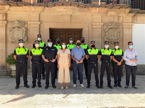 La Alcaldesa Recibe A Los Nueve Policías Locales Que Comienzan Prácticas Andalucía Información