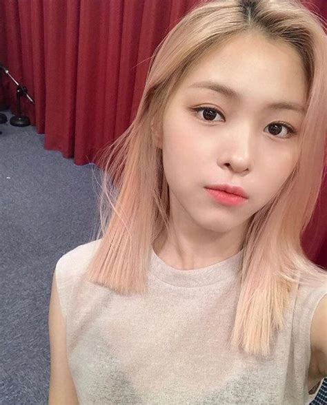 İtzy Ryujİn Itzy Pink Hair Asian Short Hair