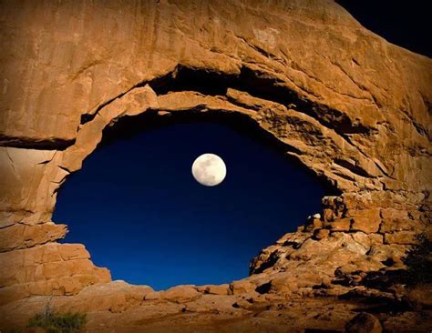 Desert Moon Shoot The Moon Beautiful Moon National Parks