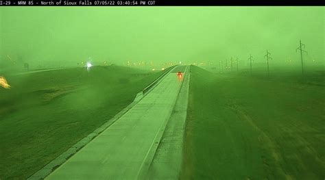 The Sky Turned An Incredible Green In Sioux Falls Sd During A Storm