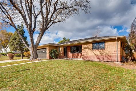 Perfect Lakewood, CO Ranch for First-time Home Buyers • Dwell Denver