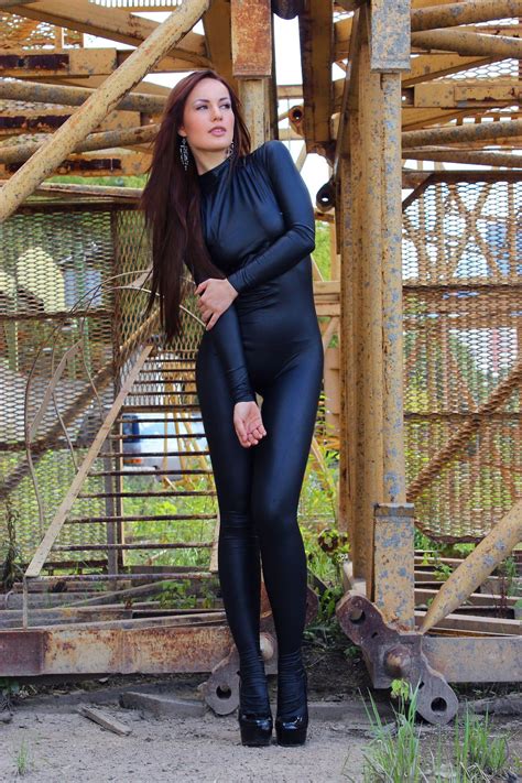 Black Spandex Catsuit With Shiny Black Heels 2 Ropa Negro Bellezas