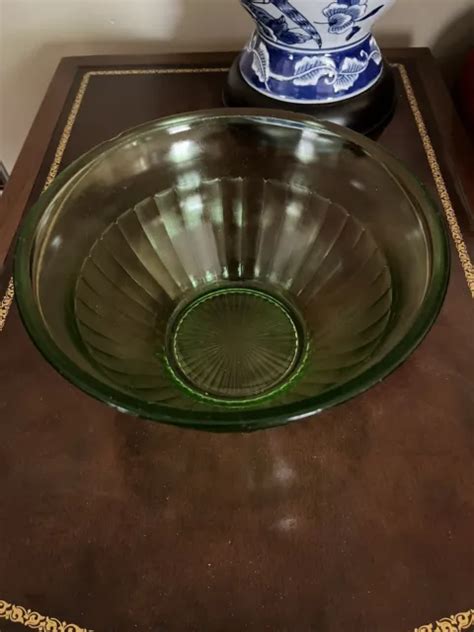 VINTAGE 1940S HAZEL Atlas Green Uranium Depression Glass Mixing Bowl