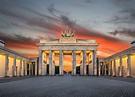 La Puerta de brandemburgo es todo un símbolo de Berlín. Es uno de los ...