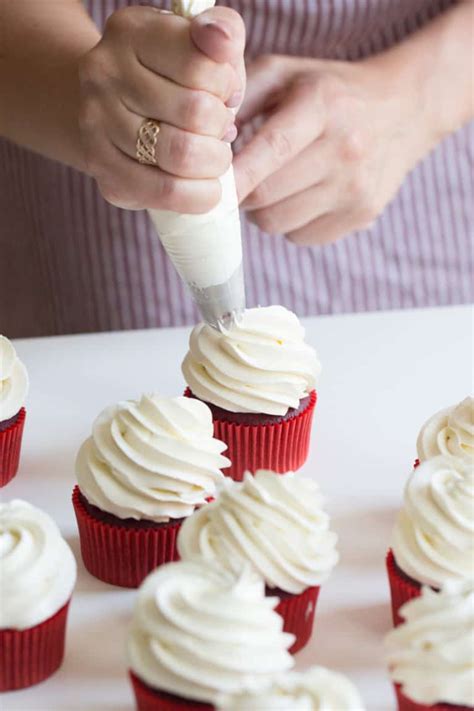 Fluffy Cream Cheese Frosting A Food Lovers Kitchen