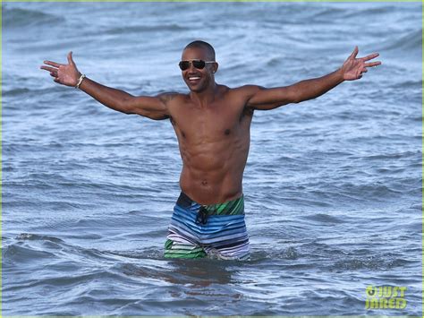 Shemar Moore Flaunts His Beach Body For Everyone To See Photo 3149860
