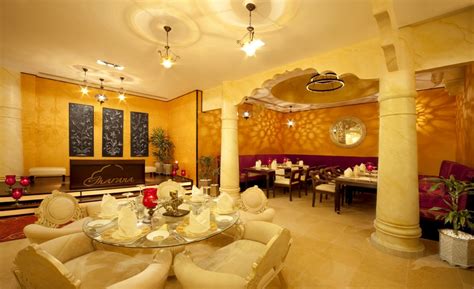 Indian food in cenang street sobre indian palace. 8 of the Best Indian Restaurants in the UAE - Ahlan Magazine