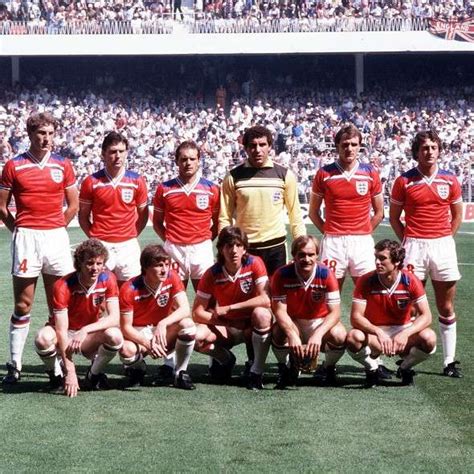 Score Draw England 1982 World Cup Finals Mens Away Football Shirt Red
