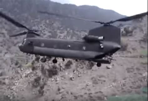 Watch A Ch 47 Chinook Perform Pinnacle Landing Extraction In