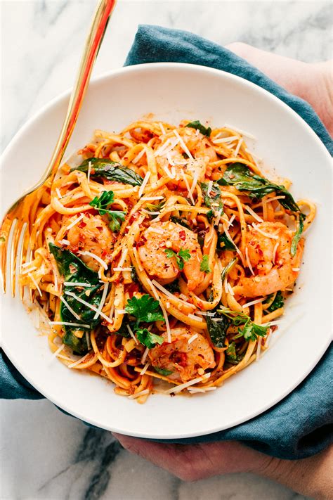 It's luscious and indulgent but not ridiculously rich. Creamy Garlic Shrimp Pasta | The Food Cafe