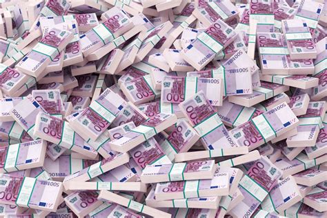 In deutschland werden die großen scheine aber noch etwas länger ausgegeben: EZB beschließt Abschaffung von 500-Euro-Schein - Finanzen100
