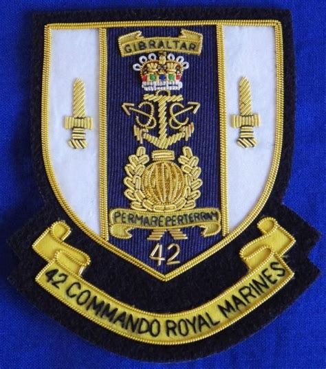 Pin On Insignes Royal Navy
