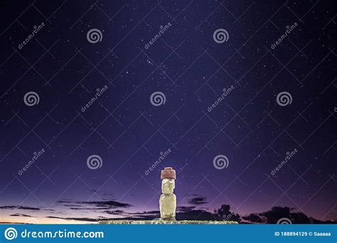 Single Moai At Night With Stars In The Sky Stock Image Image Of