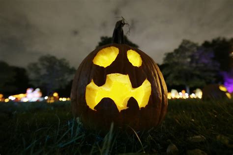 12 Halloween Attractions Near Philadelphia Including Haunted Hayrides