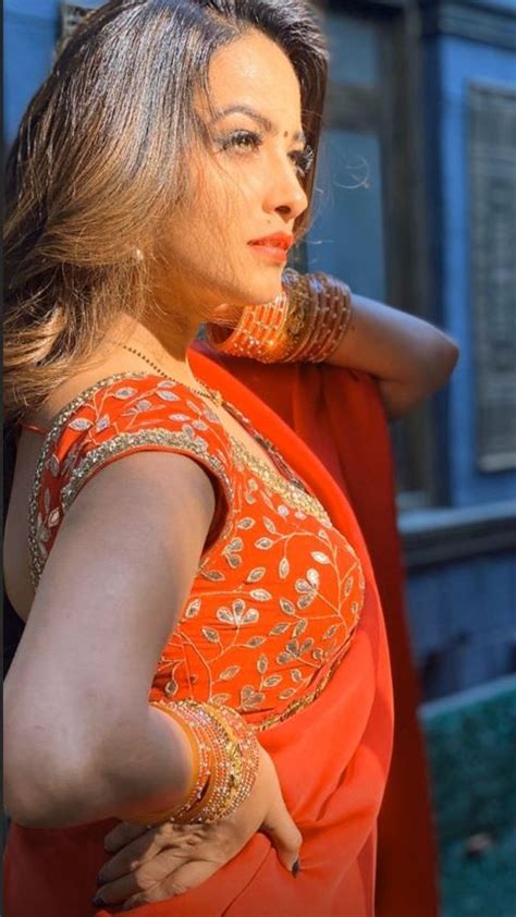 Naagin 4 Actor Anita Hassanandani Looks Hot And Sexy In Red Satin Saree And We Can’t Stop