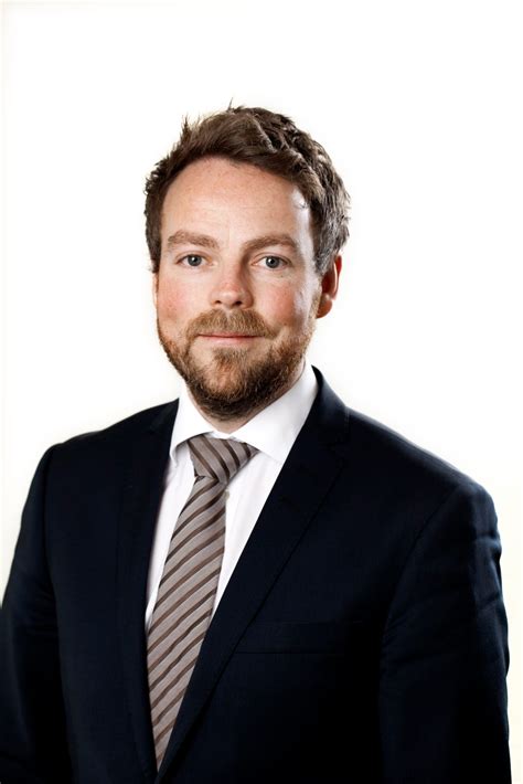 Maria podier och tråg, set. Kunnskapsminister Torbjørn Røe Isaksen besøker Grimstad ...