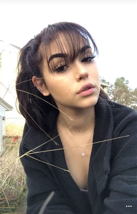 grafika maggie lindemann maggielindemann and hair short hair with bangs thick hair styles