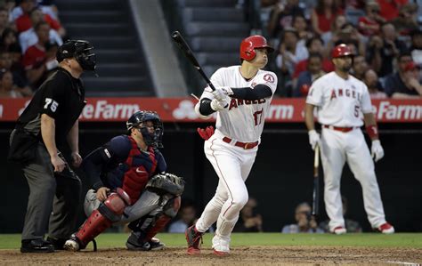 조회 수 129 추천 수 0 댓글 2. MLB `투타겸업` 오타니, 2020년엔 던지는 날 방망이 칠 수도 - 매일경제
