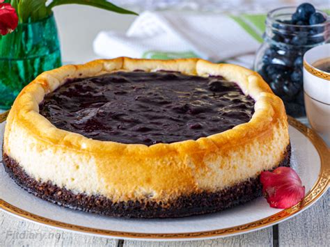 8 low calorie desserts that still taste like heaven. Ricotta Cheesecake with Blueberry Sauce - amazing low ...