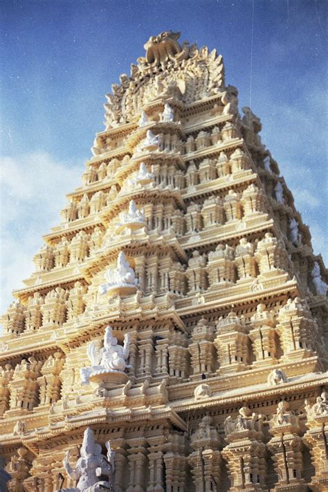 Mysore Chamundeshwari Temple 2 With Images Temple India Hindu