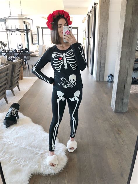 10 Maternity Halloween Costumes That Show Off Your Bump Cleo Madison Halloween Costumes