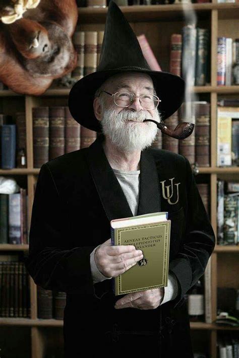 Pin By Neon Alexander On Discworld Ook Terry Pratchett Books