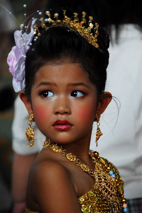 Nakna unga thailändska tjejer Neree