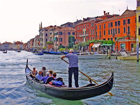 Grand Canal Gondola Ride With Commentary Music And Singers In Venice Italy Klook Us