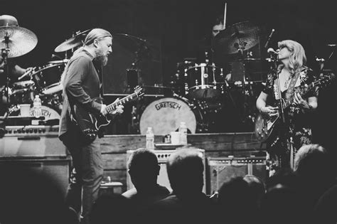 Tedeschi Trucks Band At The Chicago Theatre Lost In Concert