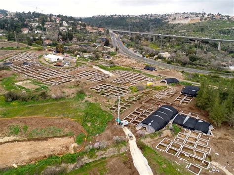 9,000-Year-Old Settlement Unearthed Near Jerusalem Sheds ...