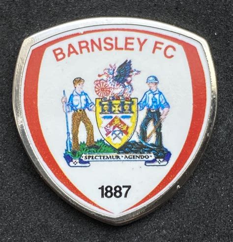 Well one positive from the england shitshow is that kane, alli, rose, dier and walker can now rest up for the upcoming season. Barnsley FC (England) Official Pin Badge Logo - Shop ...