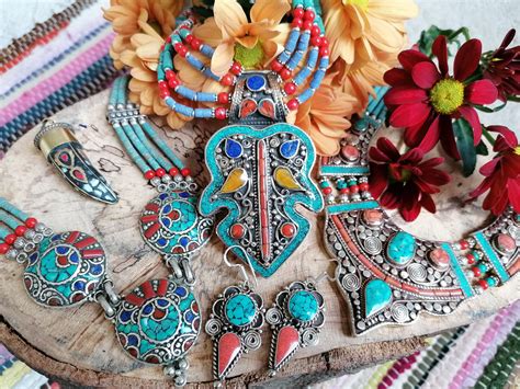 vintage nepalese jewellery xl statement necklace coral turquoise nepali buddhist tibet
