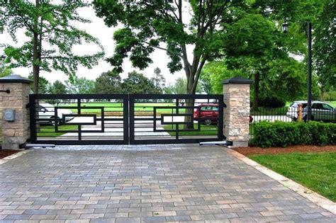 Pin By Rosie Carlino On Gated Entrances Modern Landscape Design Front