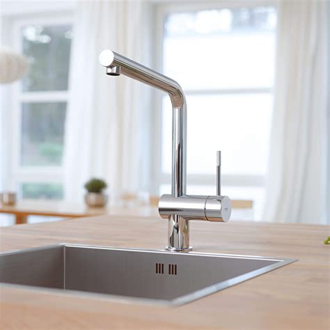 People love the curvature in the faucet's design as the outline easily blends in with most decor styles. Design Trends