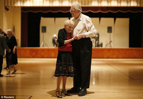 The Amazing Pensioners Of Sun City Who Are Still Running Swimming And