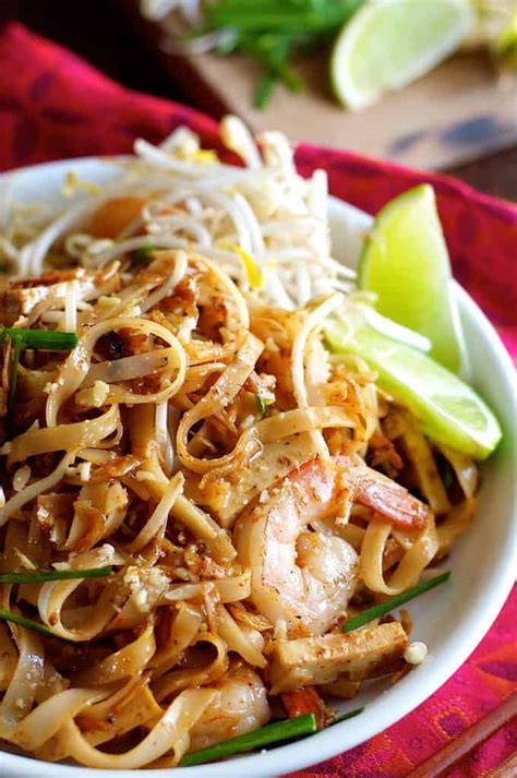 I had the tasty shrimp, which was good, but i could have skipped it since the pad thai with tofu that i got was huge and more than enough food for the price. Shrimp / Prawn Pad Thai (Spice I Am Restaurant + Easy ...