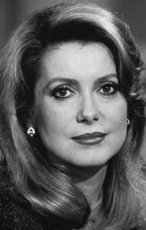 Fascinante, catherine deneuve a créé le mythe de l'actrice française par excellence, belle et élégante. Catherine deneuve | Vintage hollywood stars, Catherine ...