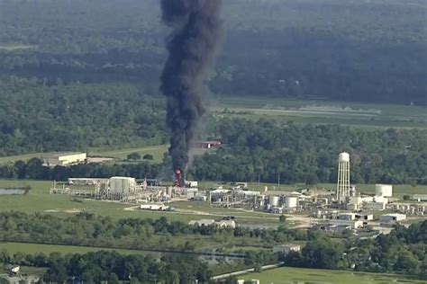 Questions Arise About Health Hazards From Chemical Plant Explosions Wsj