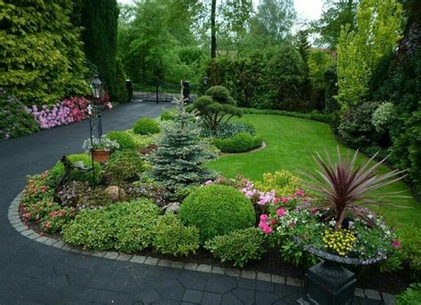 Pin By Dessy Luncheva On Дивный сад Corner Landscaping Garden Design