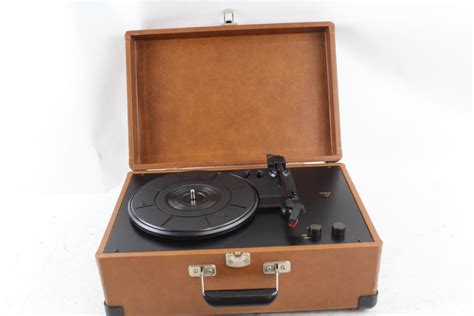 267 x 400 jpeg 6 кб. Crosley Cr49 Vinyl Record Player | Property Room