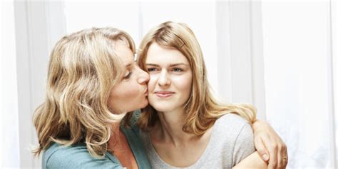 When Your Adult Daughter Moves Home After A Breakup Huffpost